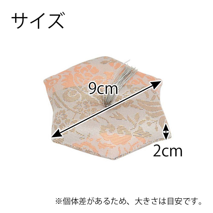 新名物裂 リン布団 小 銀ネズ 紹巴唐花紋